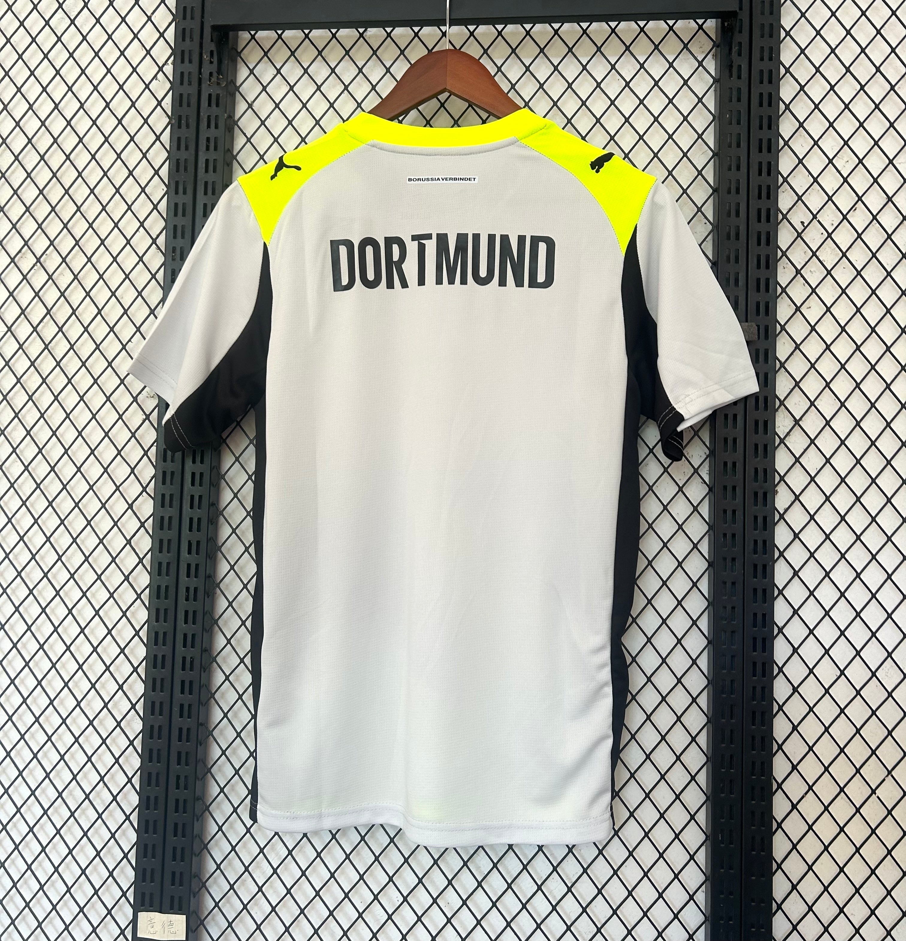 MAILLOT DORTMUND EXTÉRIEUR 2025/2026