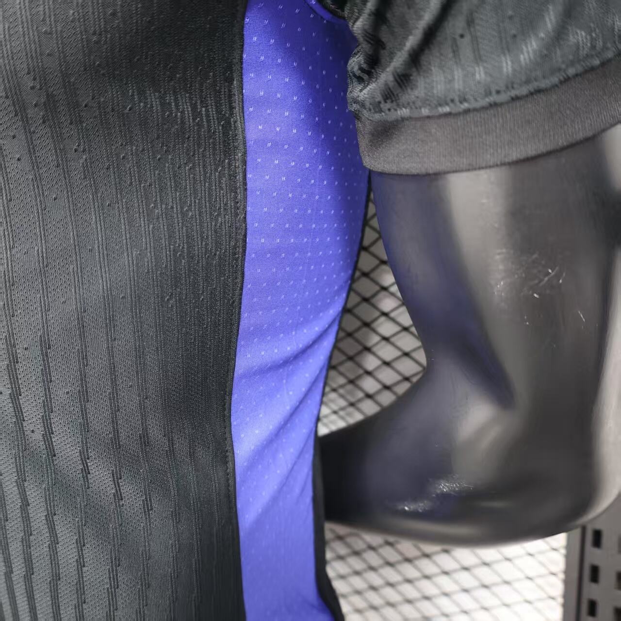 MAILLOT BARCELONE ÉDITION SPÉCIALE NOIR & VIOLET