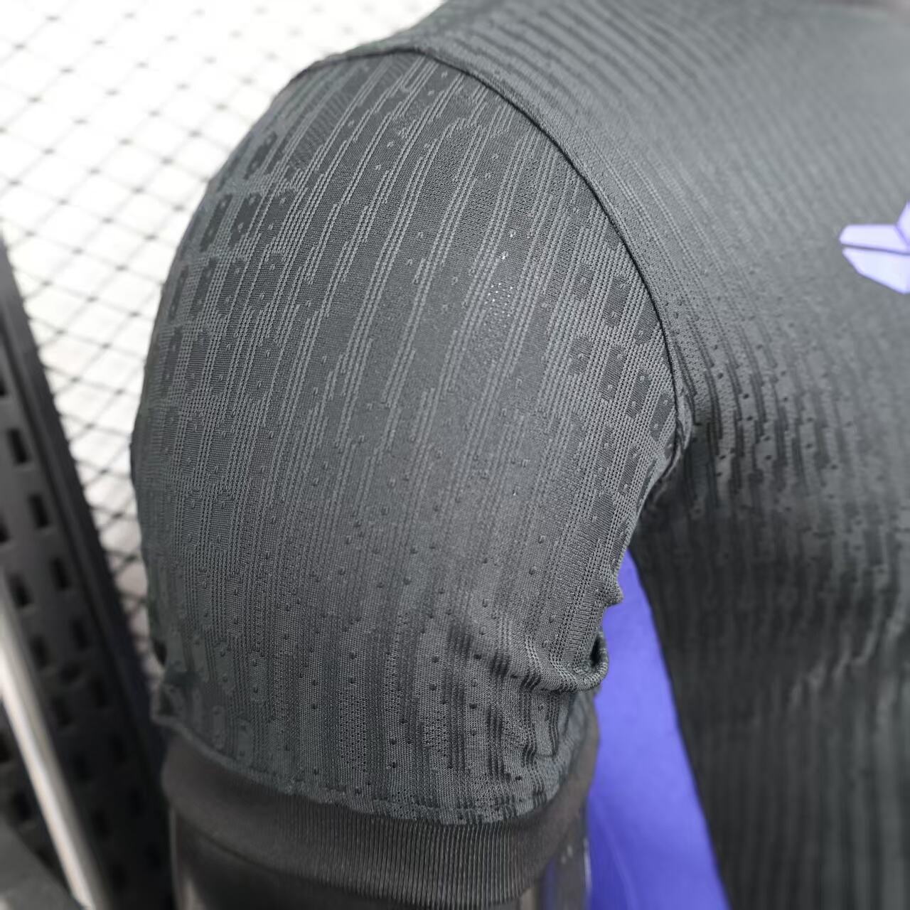 MAILLOT BARCELONE ÉDITION SPÉCIALE NOIR & VIOLET