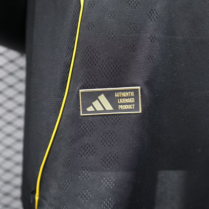 MAILLOT RÉAL MADRID NOIR ÉDITION SPÉCIALE 2025/2026