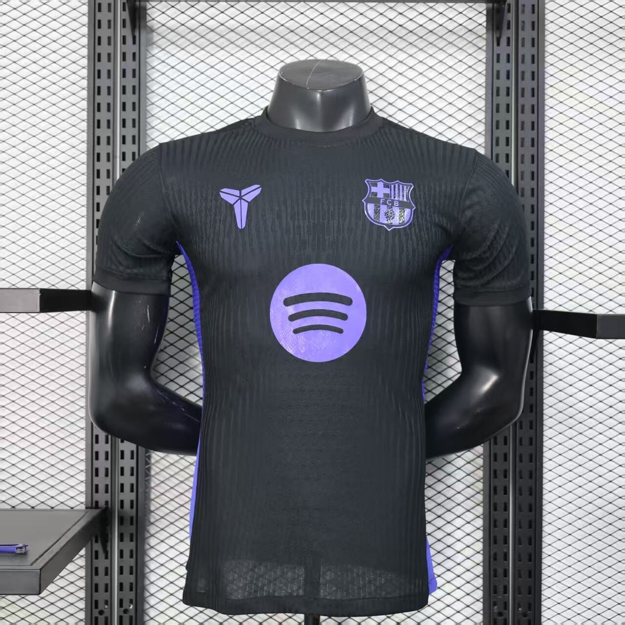 MAILLOT BARCELONE ÉDITION SPÉCIALE NOIR & VIOLET