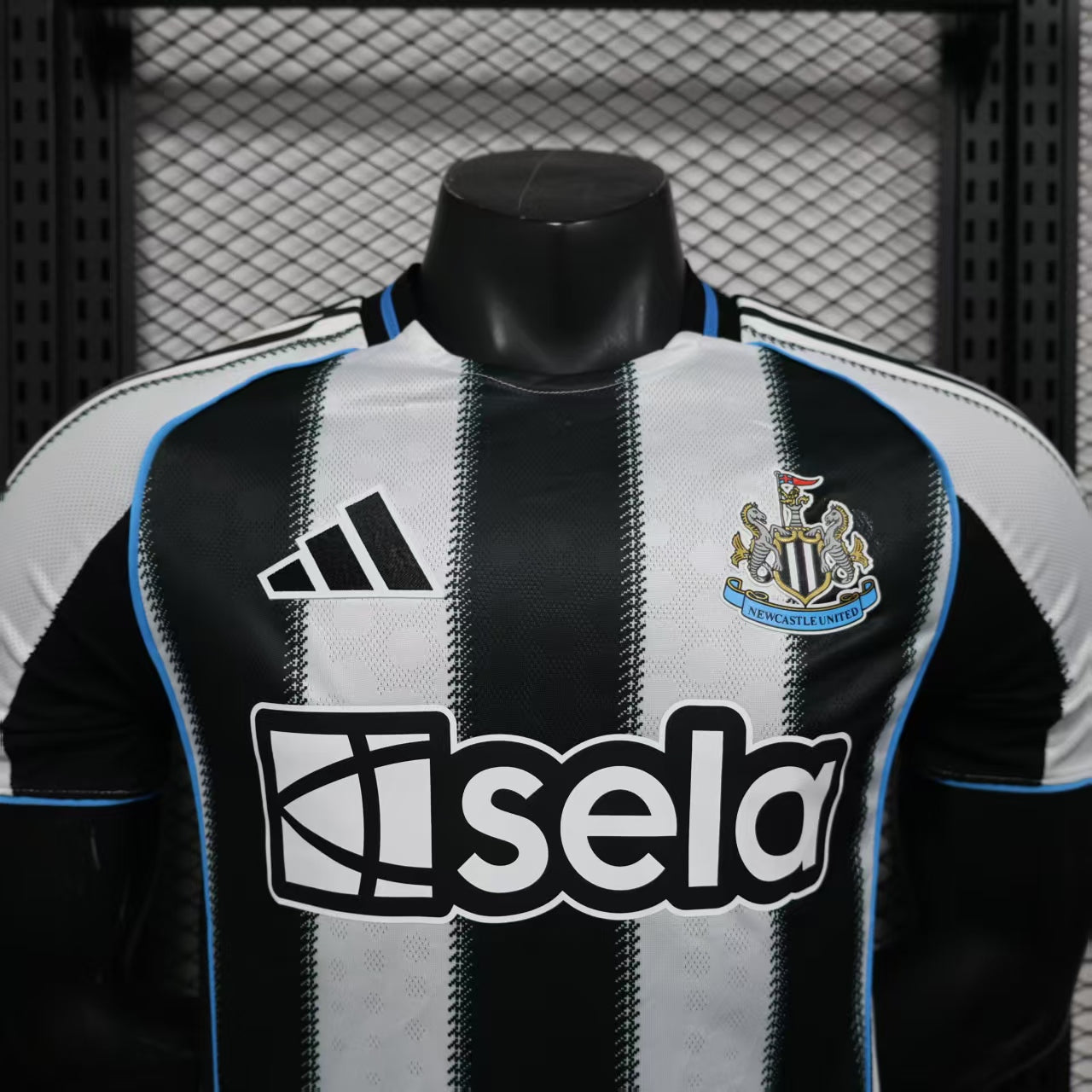 MAILLOT NEWCASTLE DOMICILE 2025/2026