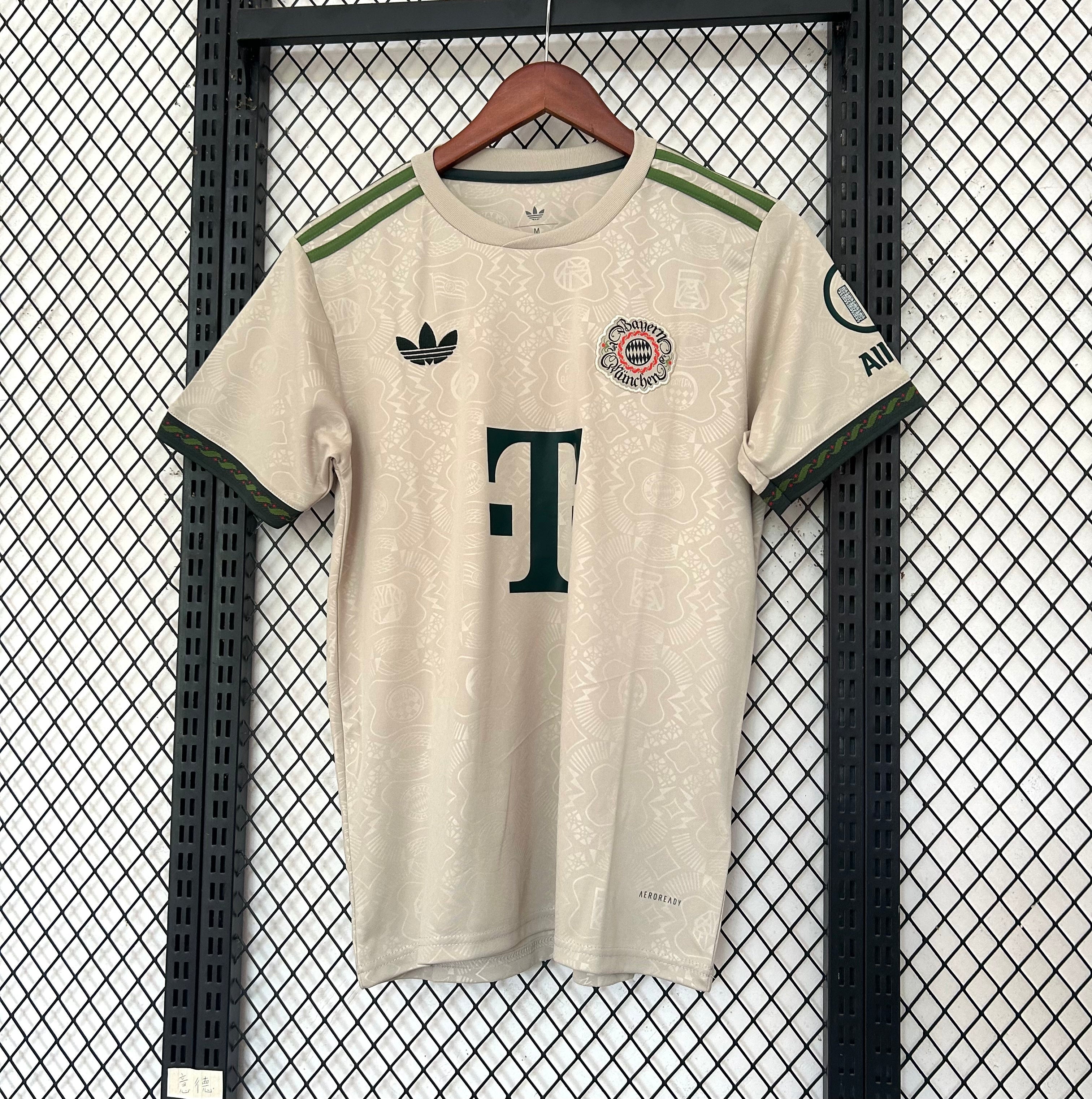 MAILLOT BAYERN MUNICH SPÉCIALE 2025/2026
