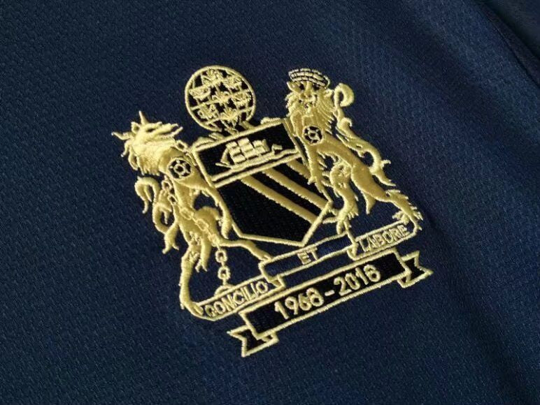 MAILLOT MANCHESTER CITY 1968 VERSION MANCHES LONGUES