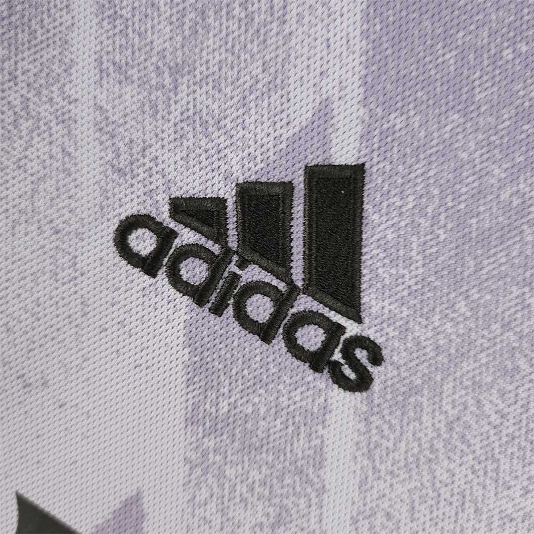 MAILLOT REAL MADRID EXTÉRIEUR 2022/2023 VERSION MANCHES LONGUES