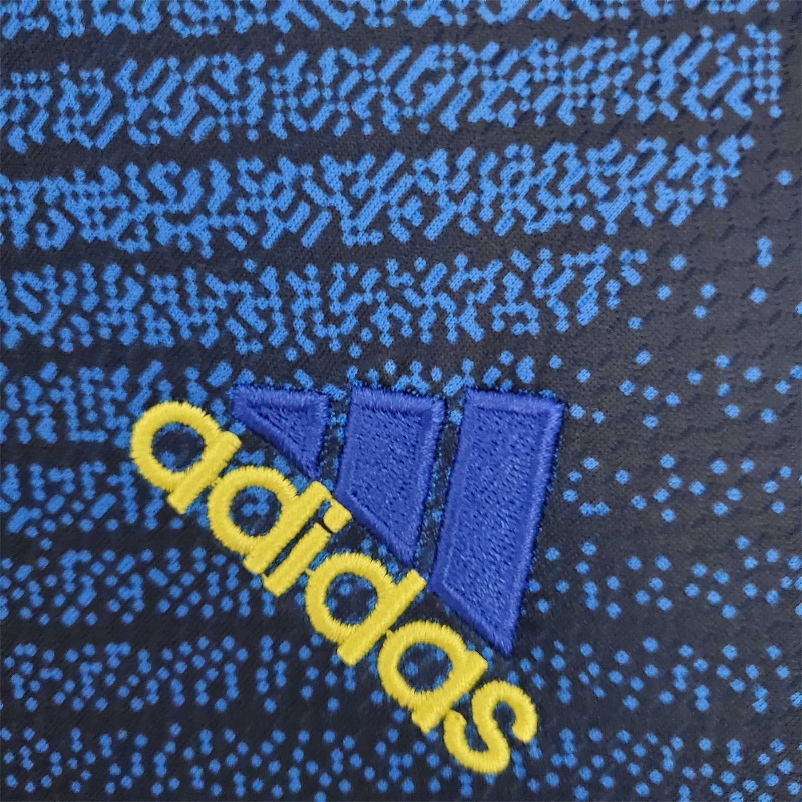 MAILLOT MANCHESTER UNITED EXTÉRIEUR 2021/2022 VERSION MANCHES LONGUES