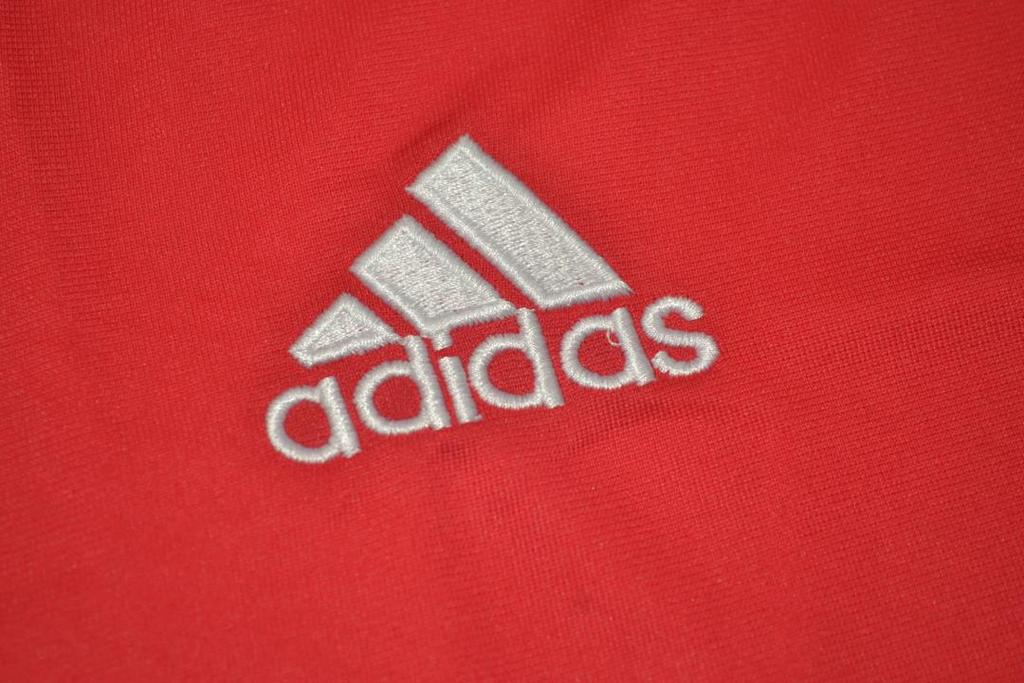 MAILLOT REAL MADRID EXTÉRIEUR 2011/2012 VERSION MANCHES LONGUES