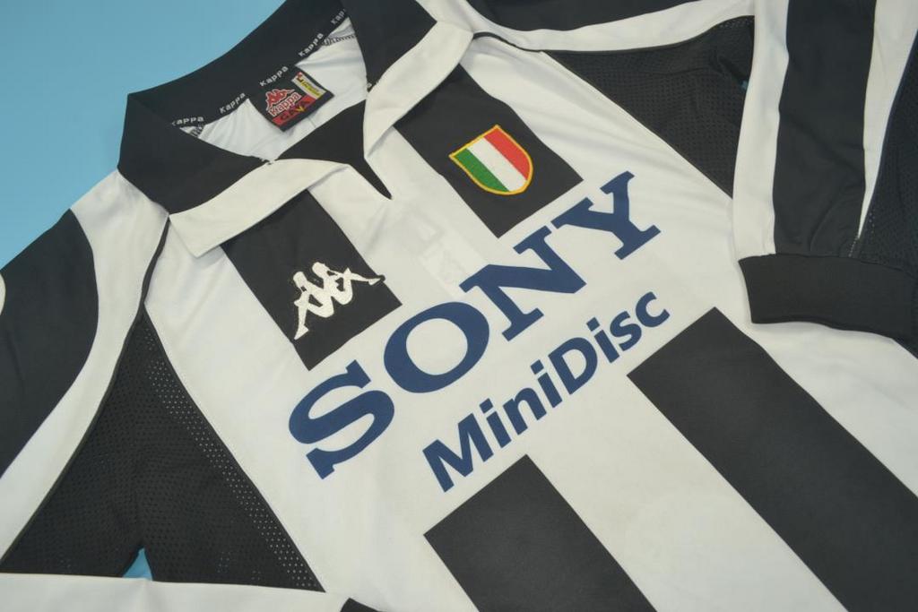 MAILLOT RETRO JUVENTUS DOMICILE 1997/1998 VERSION MANCHES LONGUES