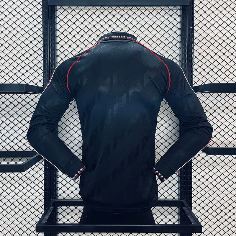 MAILLOT RETRO MANCHESTER UNITED 2024/2025  VERSION MANCHES LONGUES