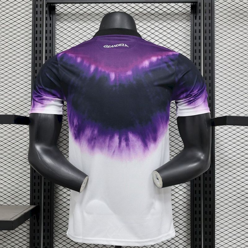 MAILLOT RÉAL MADRID ÉDITION SPÉCIALE BLANC ET VIOLET 2025/2026